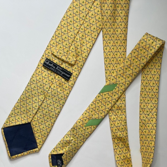 SALVATORE FERRAGAMO Yellow Golf Print Silk Tie Necktie Sporty Office Business - Picture 4 of 9